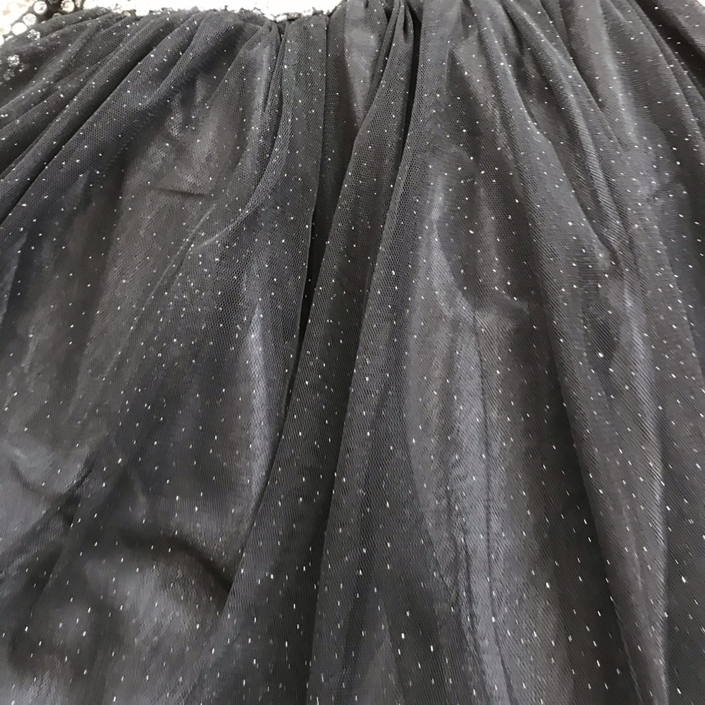 Dresses - Picture 6 of 6